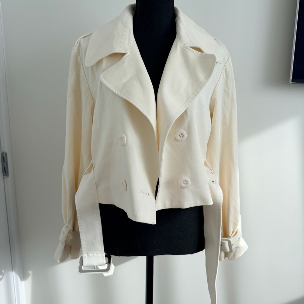 Alice + Olivia Cream Double-Breasted Cropped Jacket